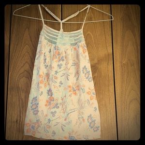 Pink spaghetti strap crop top with flowers 🌸